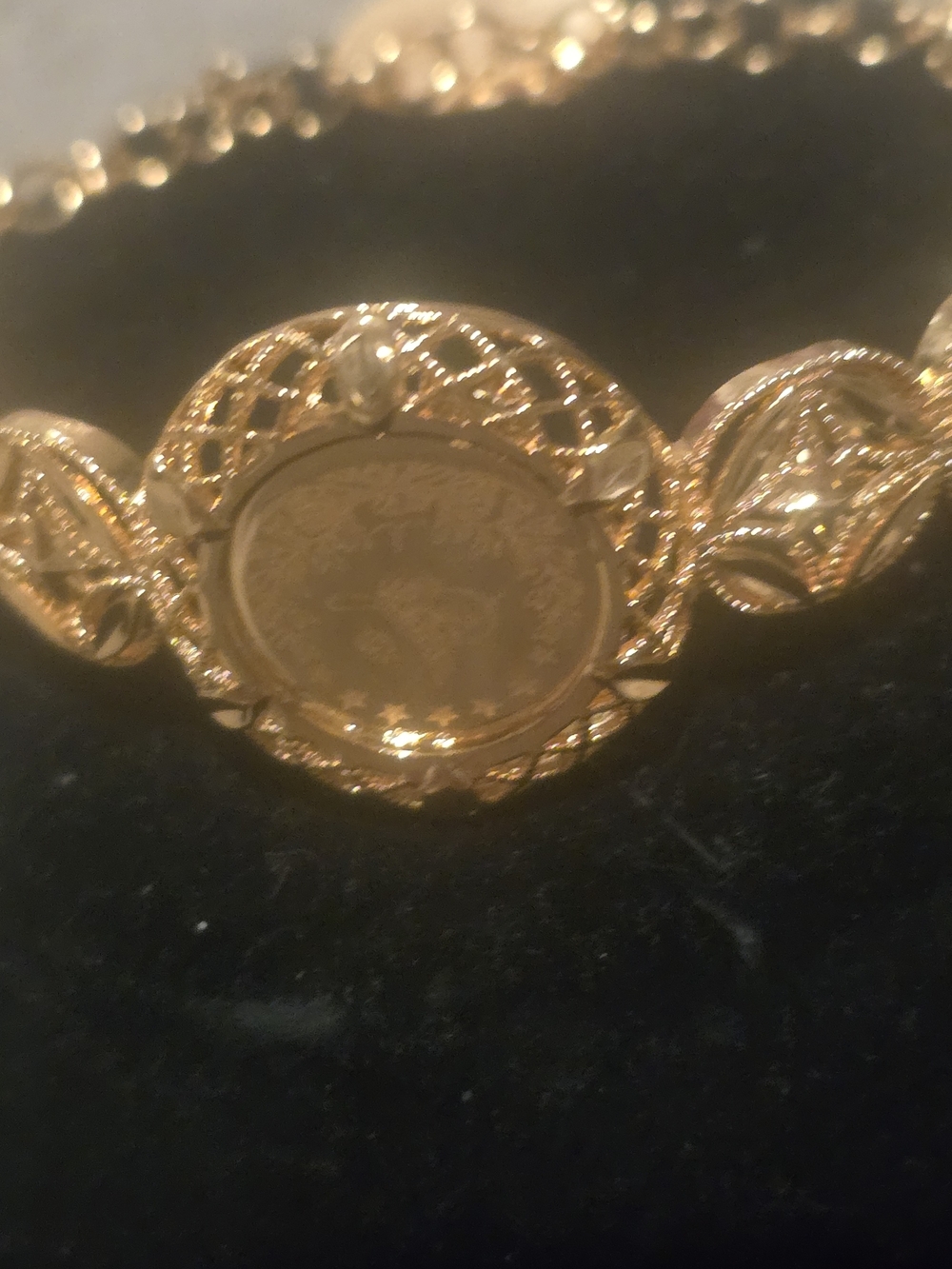 22kgp Dubai Elegant Gold-Tone Women's Bracelet with Filigree Medallion - Picture 3 of 12